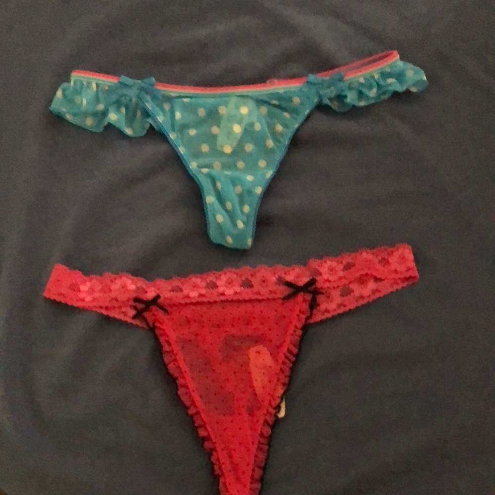 women’s thongs